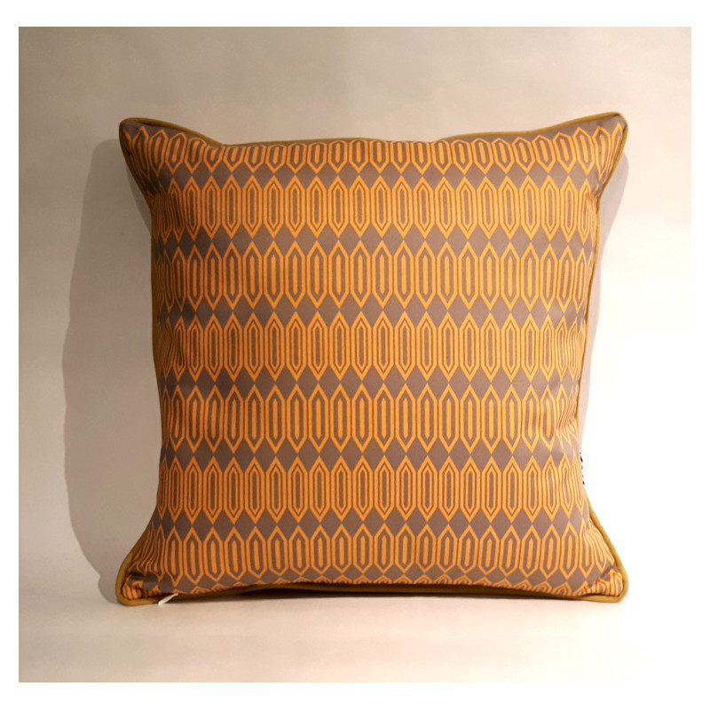 Hexagon Amarillo cushion