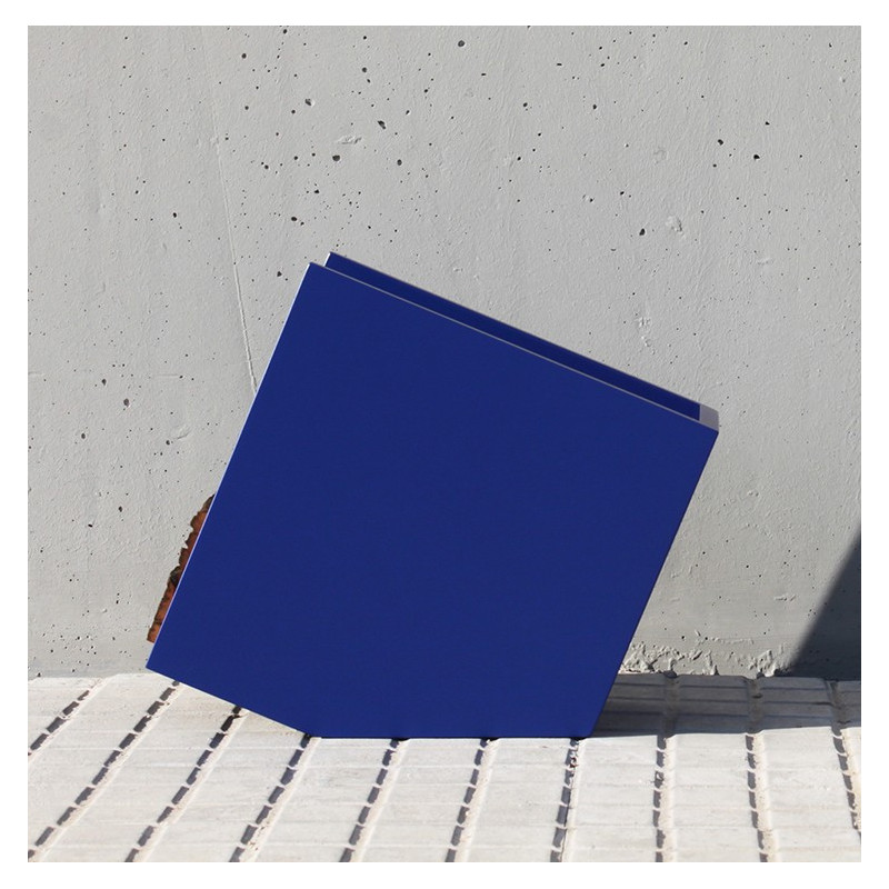 M BLUE magazine rack