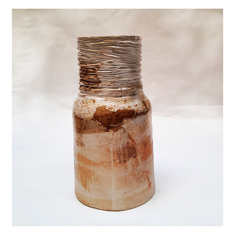 BEIGE ESTRIADO vase, one-off piece contemporary pottery