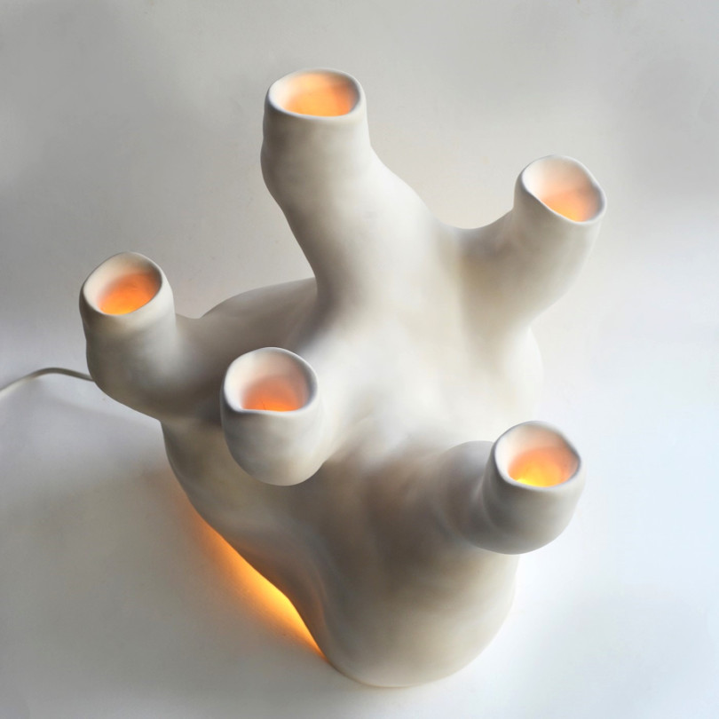 Candelabro, Lampe-Sculpture de table originale en céramique blanche