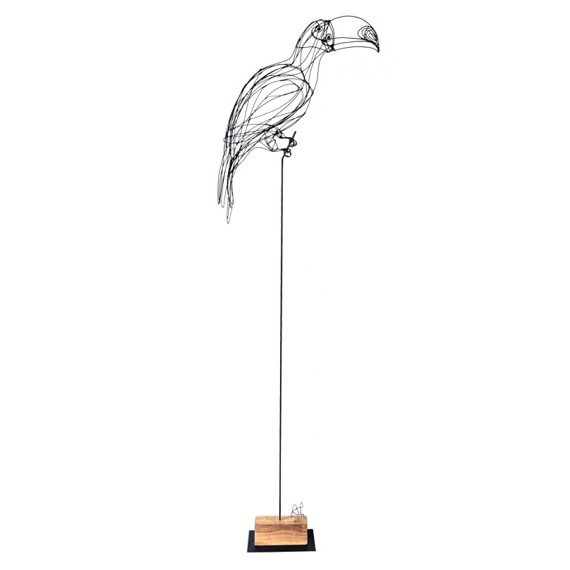 Escultura de tucán sobre un pie en fil de fer lacado negro
