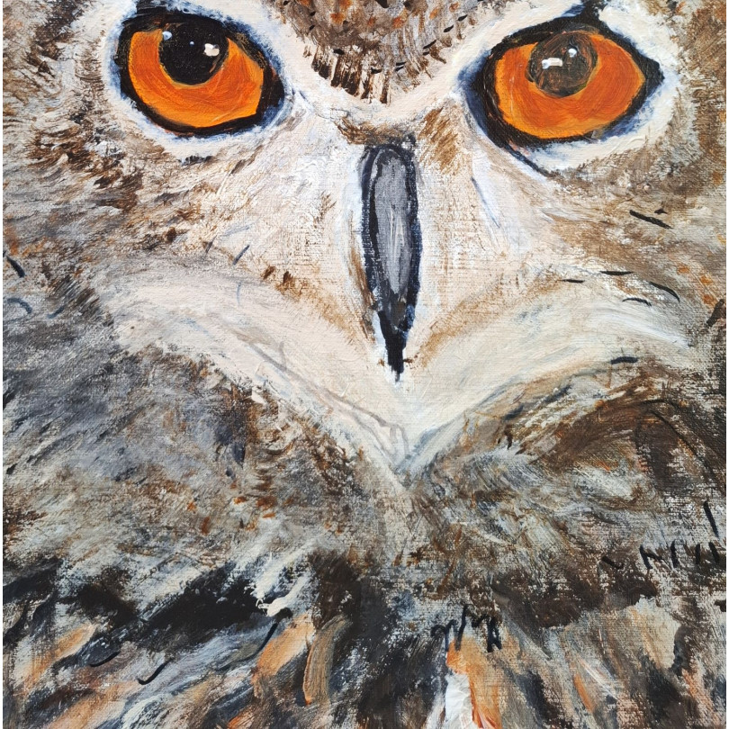 Portrait peint d'un hibou grand-duc sur fond bleu foncé. Oeuvre de Marike Koot