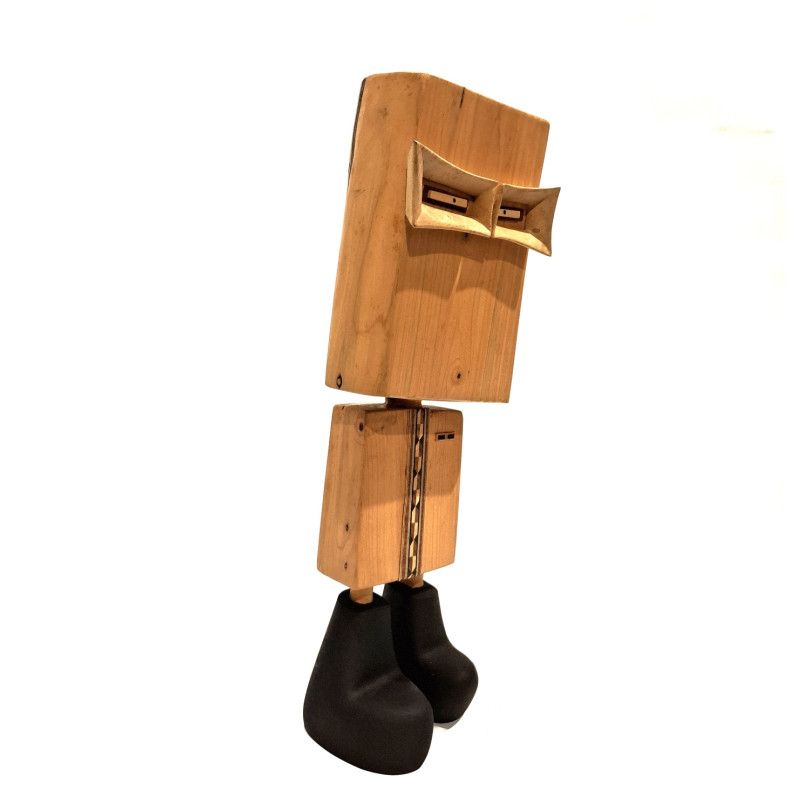 CIVIL GUARD wood sculpture, a funny and contemporary example of upcycling art