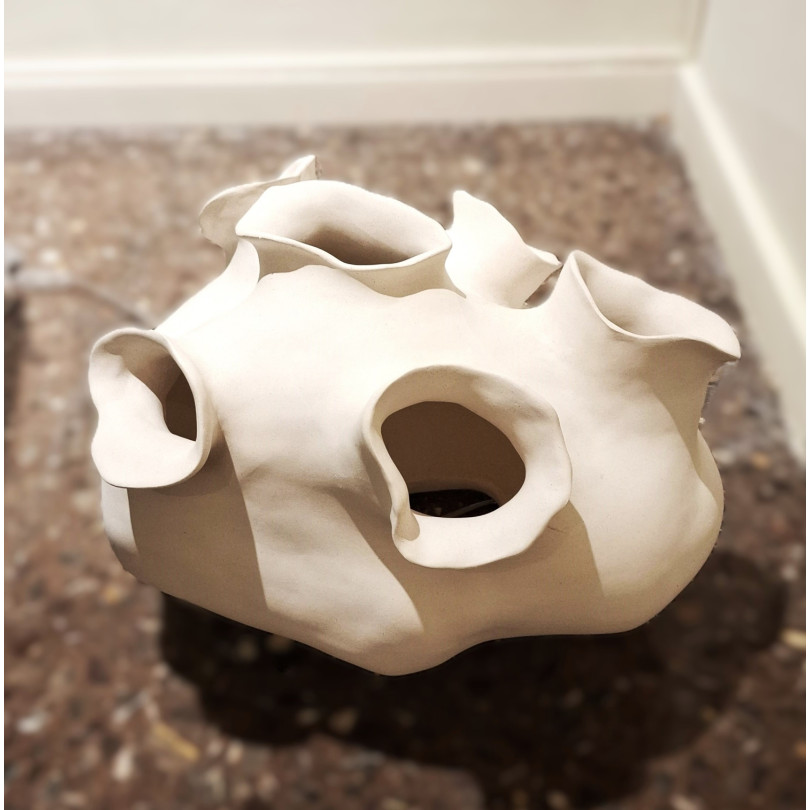 White Stoneware lamp, with an organic and original design