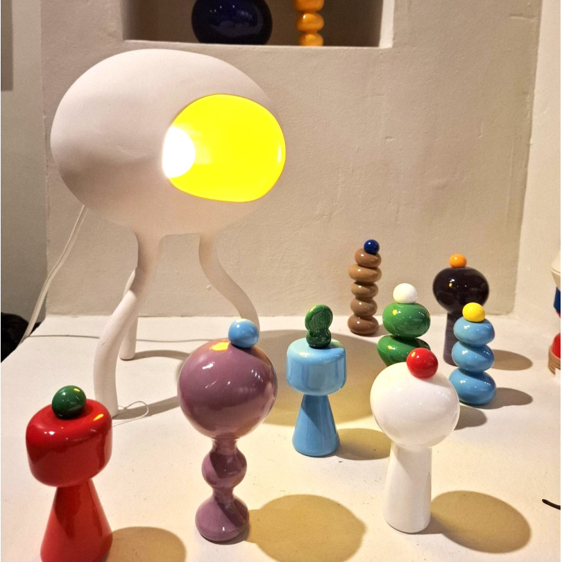 TARTALO: lámpara de mesa en cerámica blanca, diseño original y exclusivo