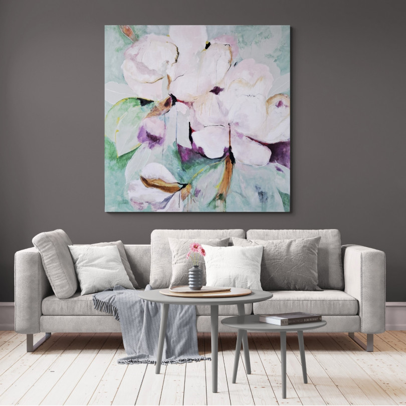 Pintura floral contemporánea en tonos pastel, flores delicadas y elegancia atemporal