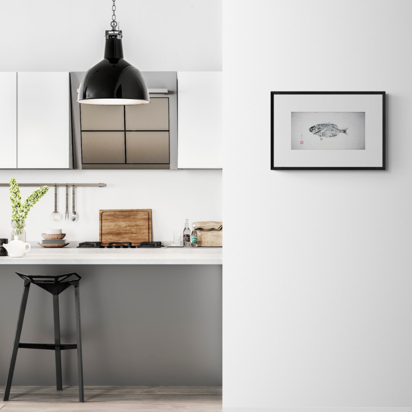 Tableau Gyotaku original : empreinte d'une saupe à l'encre noire sur papier