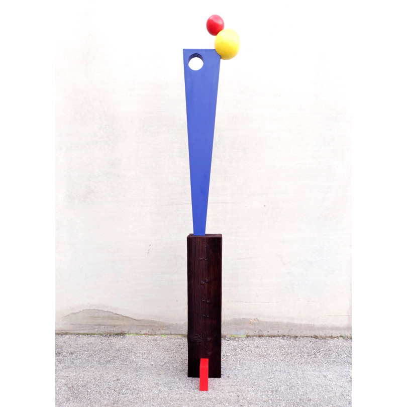 Abstract geometric Totem