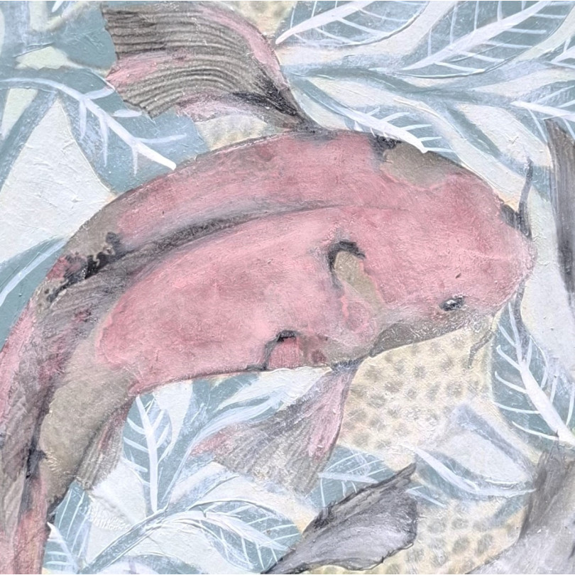 Small round painting depicting koï carp on a grey and pink background